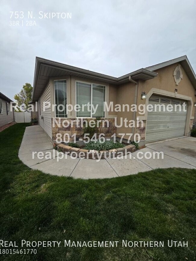 Building Photo - 753 Skipton Dr W