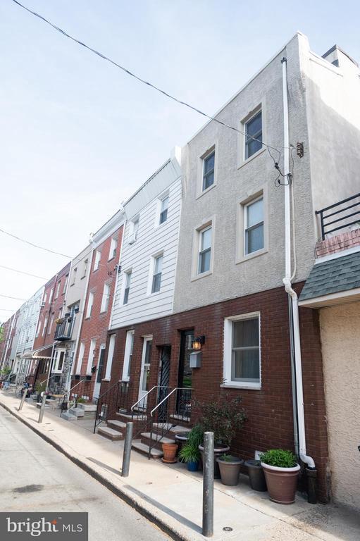 Building Photo - 703 Annin St