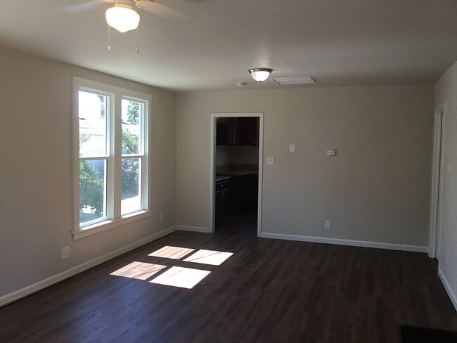 Foto del edificio - Coming Soon!! Apply NOW!!! Just Renovated!...