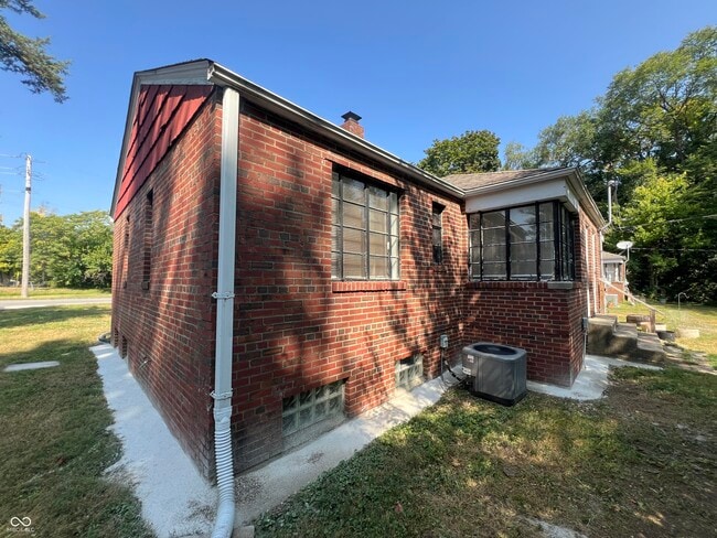 Building Photo - 77 W Westfield Blvd
