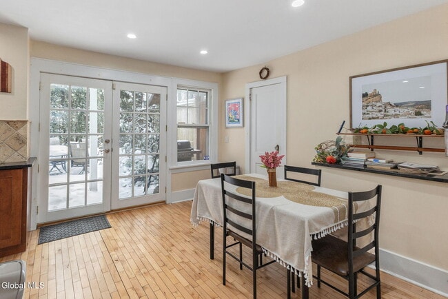 Building Photo - 83 Spring St