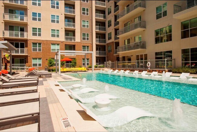 Foto del edificio - 10402 Town and Country Way