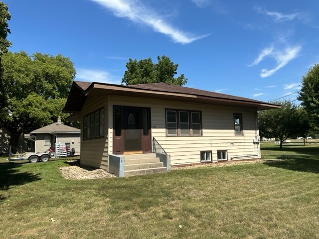 Primary Photo - 203 3rd St SE