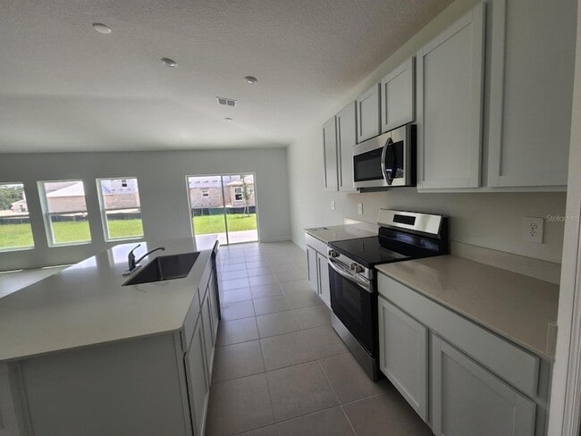 Foto del edificio - 4753 Golden Knight Blvd