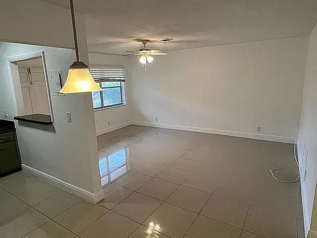 Foto del edificio - 1549 NE 26th Dr