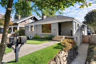 Building Photo - 3228 34th Ave W