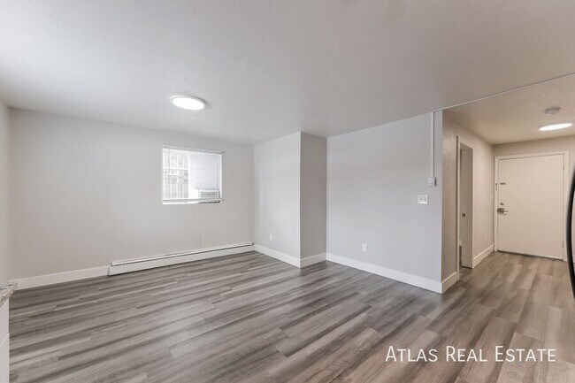 Foto del edificio - 3150 N Harlan St