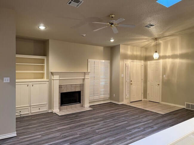 Foto del edificio - 2/2/2  Garden Home in Remington Park