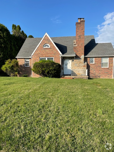 Building Photo - 2926 Cub Hill Rd