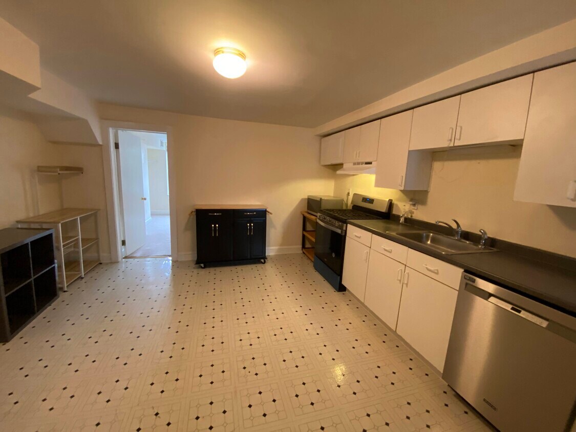 Foto principal - 229 S Ann St