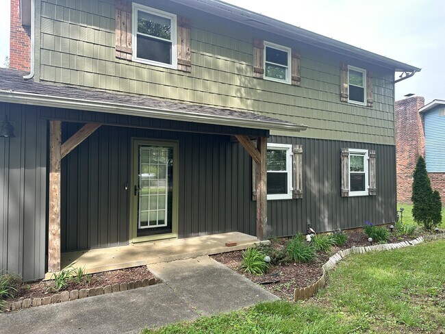 Foto del edificio - 2731 Birdwell Dr
