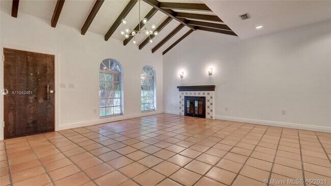 Building Photo - 1763 Espanola Dr