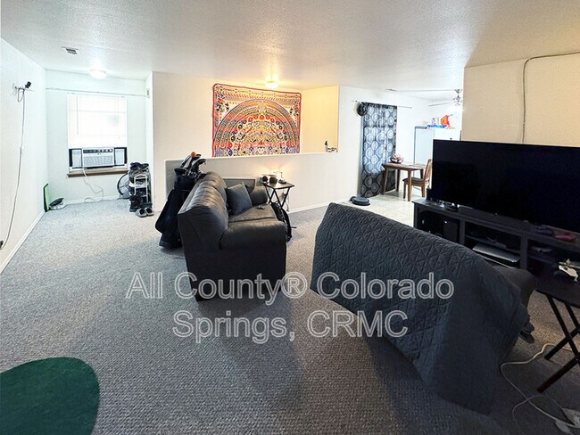 Building Photo - 202 S Empress Dr