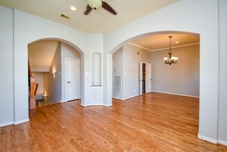 Building Photo - 5615 Winsome Ln