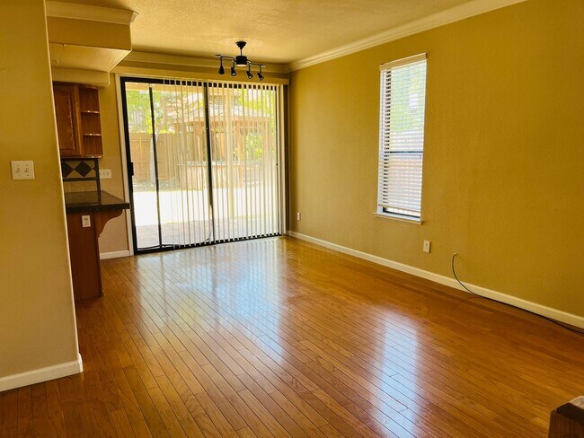 Building Photo - Gorgeous Two Story