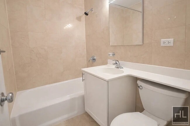 Foto del edificio - EAST 49 STREET