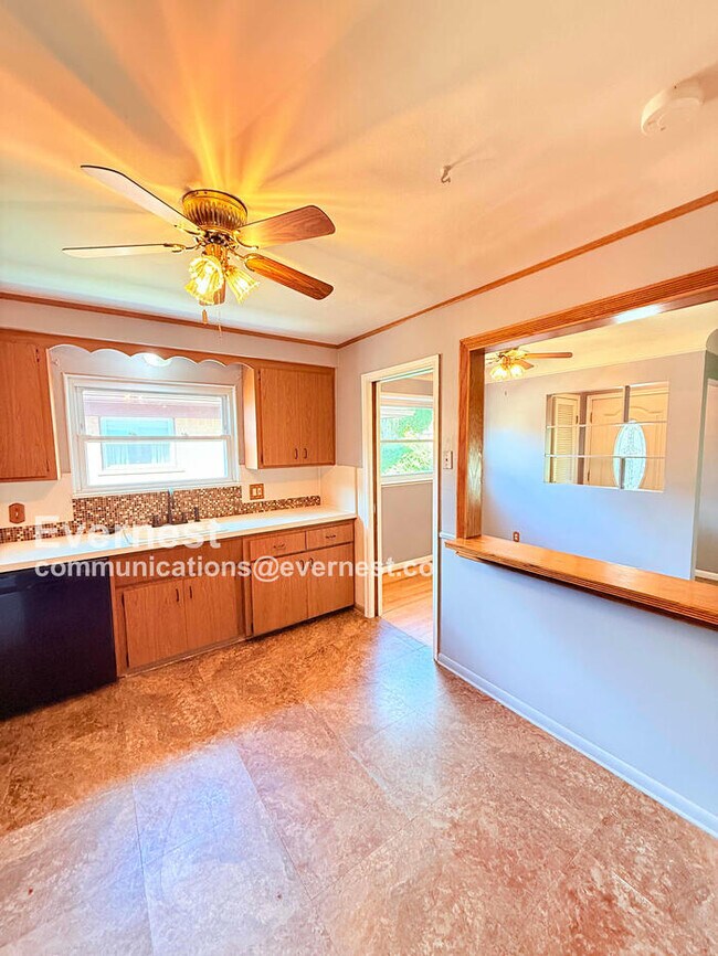 Foto del edificio - W/D Included! Single-Family Home w/ Centra...