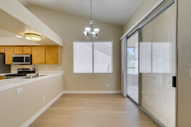 Building Photo - SW BEAUTY*2 BEDROOMS*OPEN FLOORPLAN*COMMUNITY POOL, GATED*CHECK THIS HOME OUT TODAY!