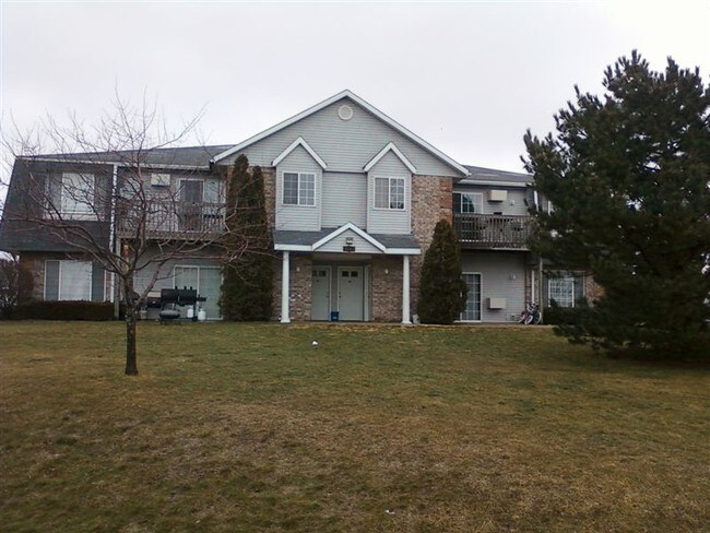 Building Photo - 5551 Edgewater Ct