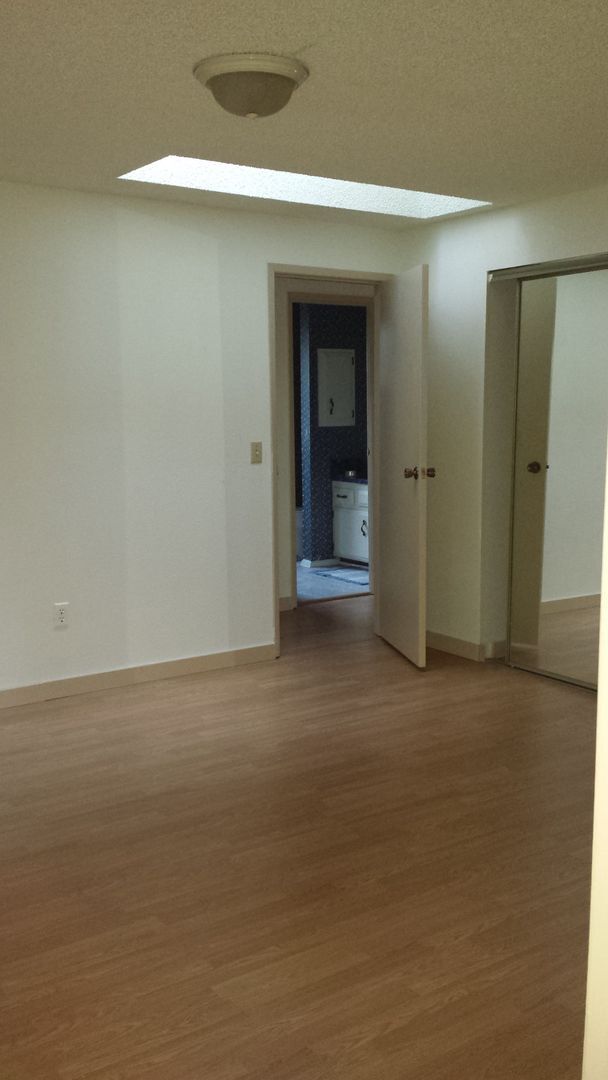 Building Photo - BEL-17002-MF