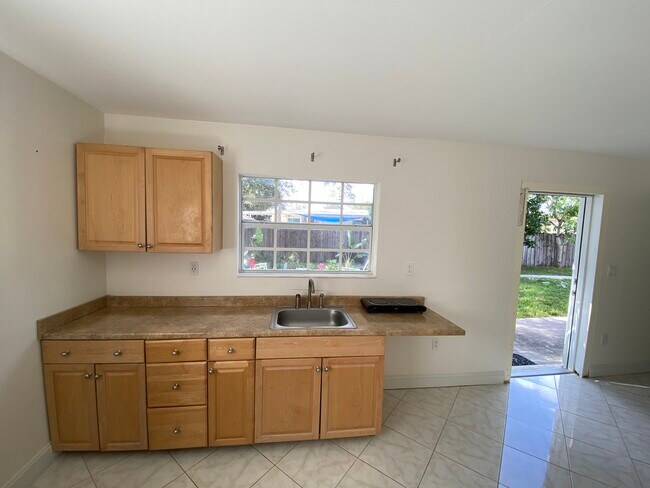 Building Photo - 20500 NW 33rd Ave
