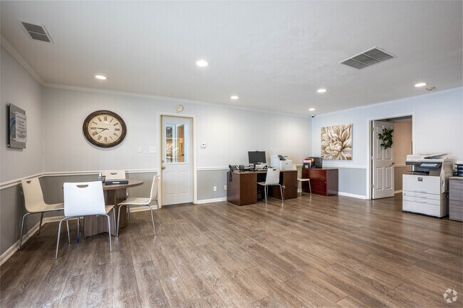 Oficina de arrendamiento - Woodbrook