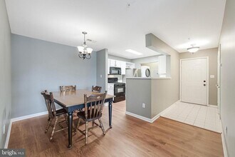 Building Photo - 8091 Lacy Dr