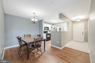 Building Photo - 8091 Lacy Dr