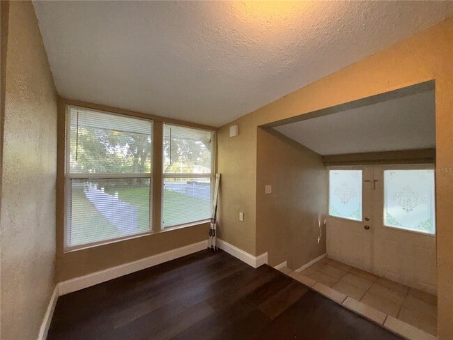 Building Photo - 1640 Salem Dr