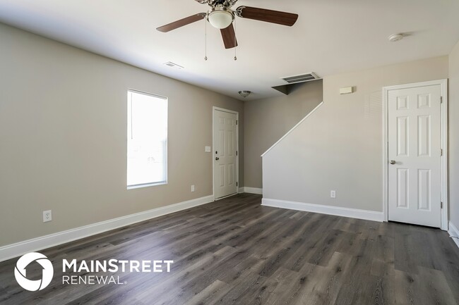Building Photo - 1811 Savannas Run Dr