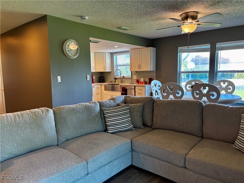 Foto principal - 7008 Constitution Blvd