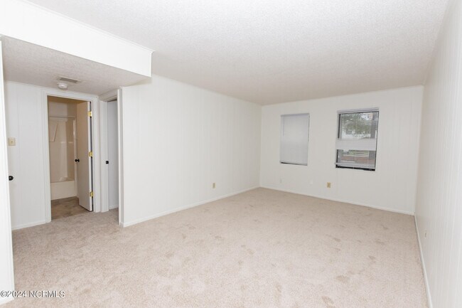 Foto del edificio - 104 Ravenwood Dr