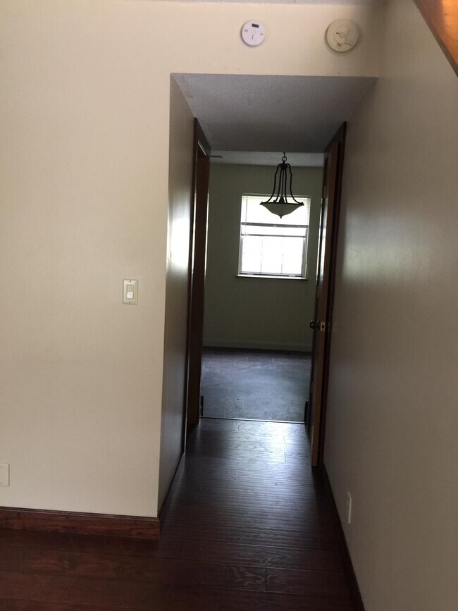 Foto del edificio - 400 N College Ave