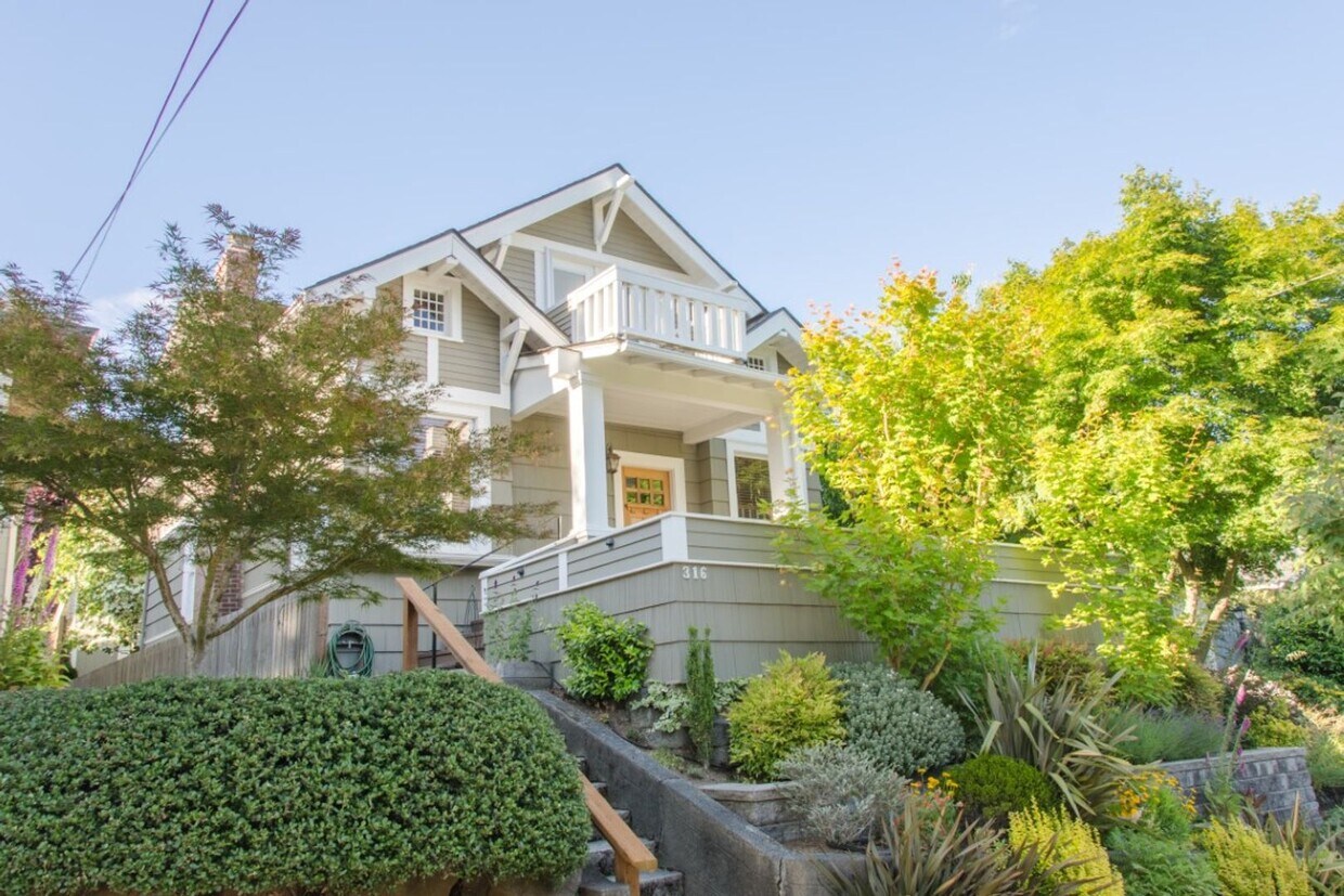 Primary Photo - 4Bd/2.75Ba Seattle House