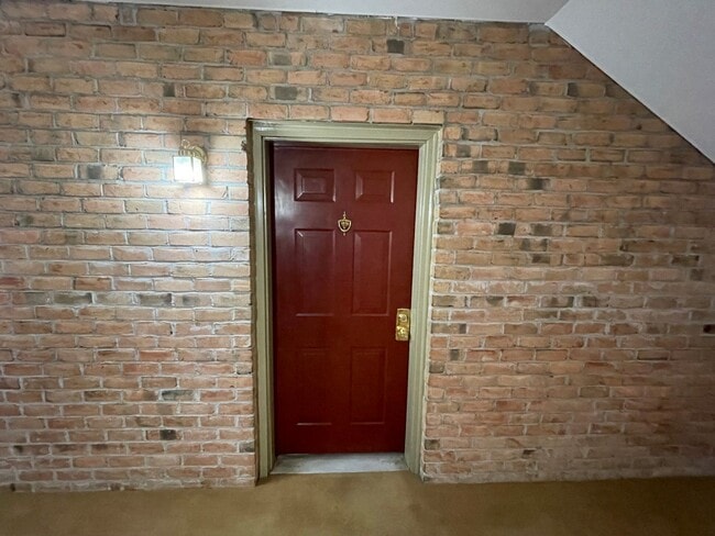 Building Photo - Condo Available in Essex!