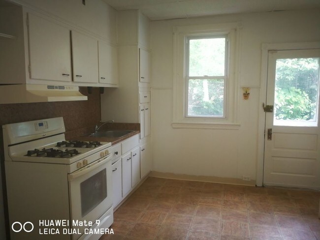 Building Photo - 6640 Glenloch St