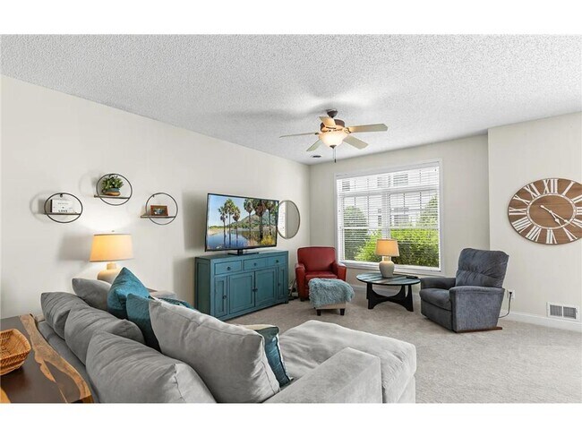 Foto del edificio - 2145 Old School Rd