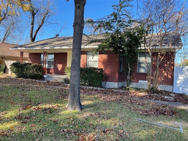 Building Photo - 1237 Bardfield Ave
