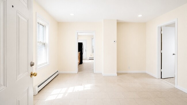 LIVING ROOM - 612 S Park St