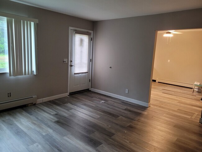 Sala de estar - 21119 Albion Rd