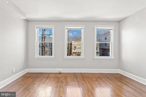 Foto del edificio - 3742 12th St NE