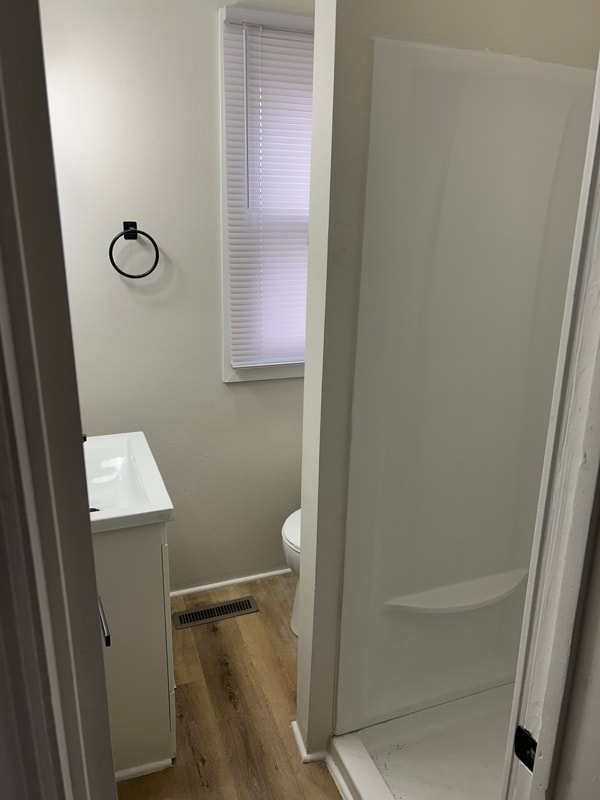 Building Photo - 1213 State St