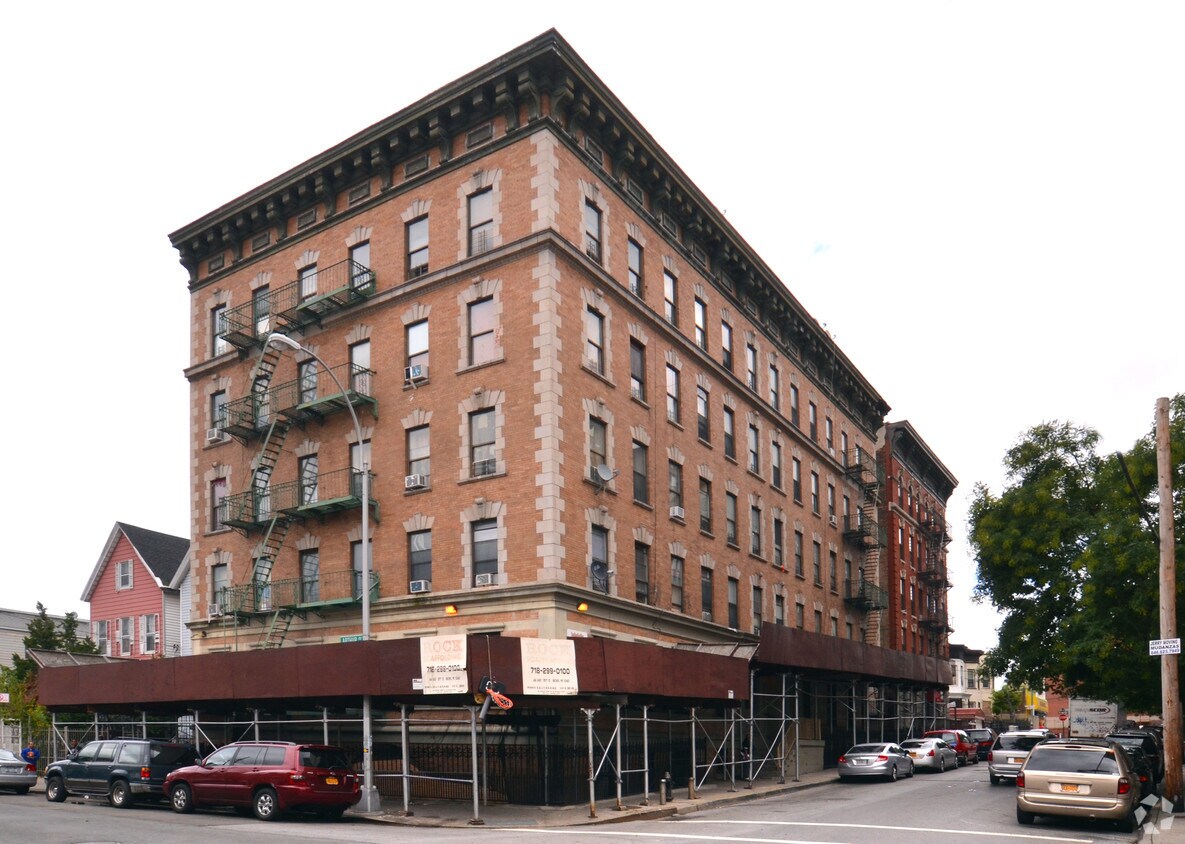 Foto principal - 601 E 178th St