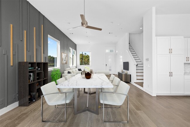 Foto del edificio - 9855 Mocking Bird Hill Ln