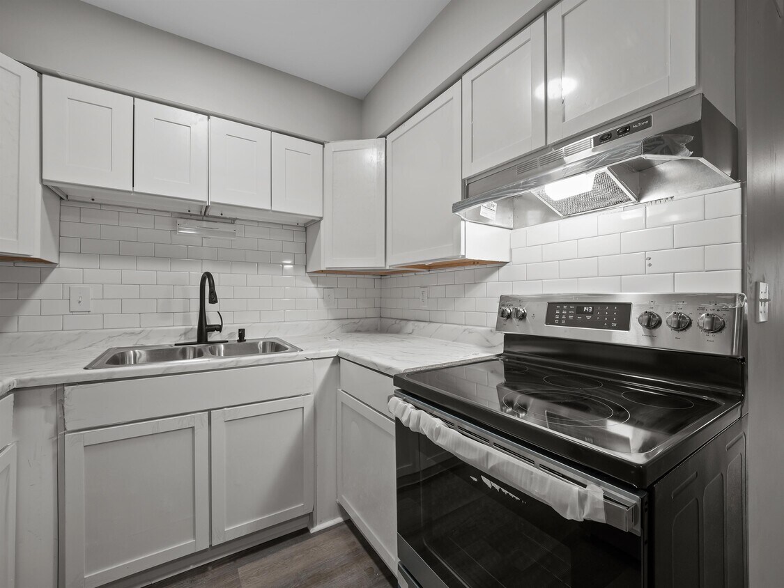 Primary Photo - 11384 Brydan St