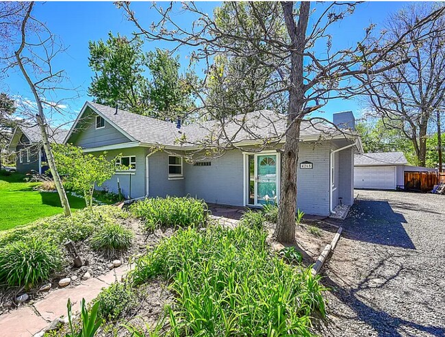 Foto del edificio - 4265 Brentwood St