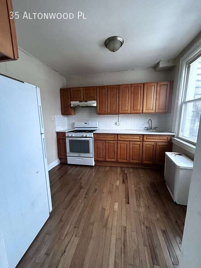 Foto del edificio - 35 Altonwood Pl