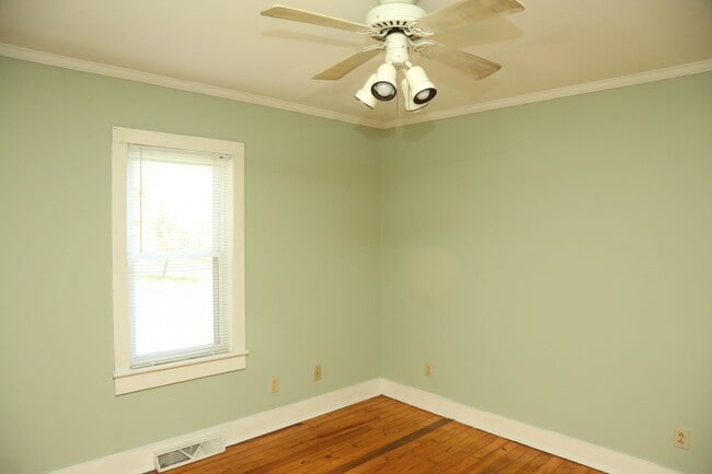 Foto del edificio - 124 Buck Mountain Rd