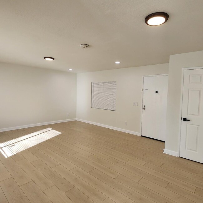 Unit Entry - 10901 Laurel Canyon Blvd