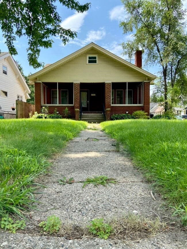 502 E Lincoln Ave, Royal Oak, MI 48067 - Townhome Rentals in Royal Oak